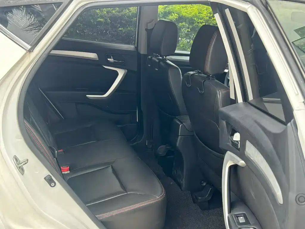 Refine S3 1.5 L CVT Luxury Intelligent Premium