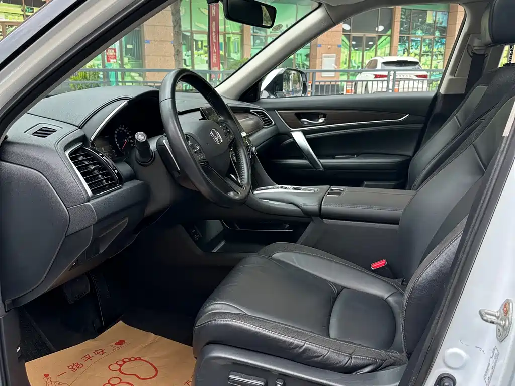 Avancier 370 TURBO 2 WD Luxury