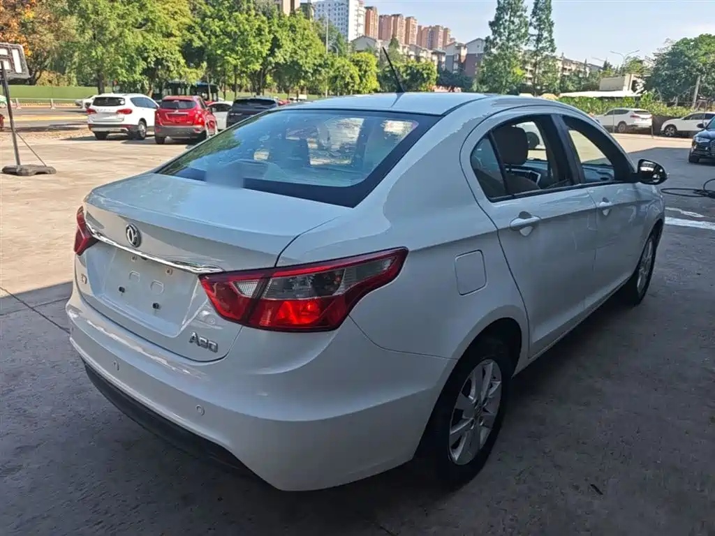 东风风神A30 东风风神A30 2014款 1.5 L 手动智驱智尚型