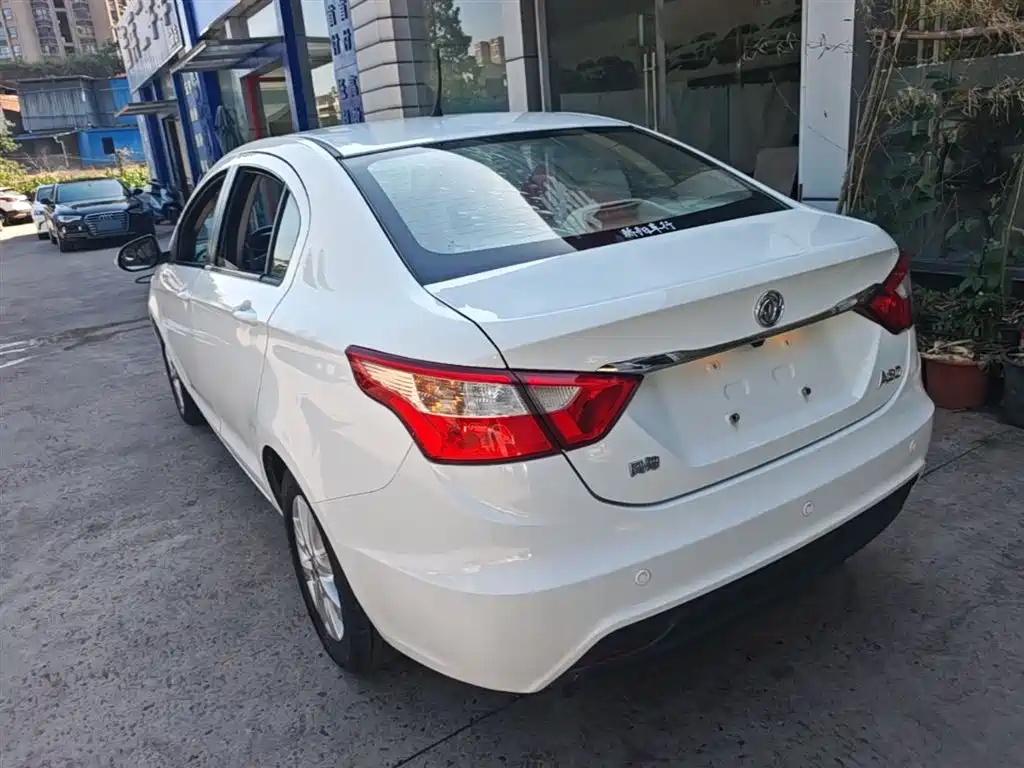 东风风神A30 东风风神A30 2014款 1.5 L 手动智驱智尚型