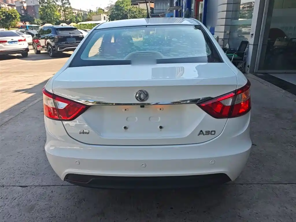 东风风神A30 东风风神A30 2014款 1.5 L 手动智驱智尚型