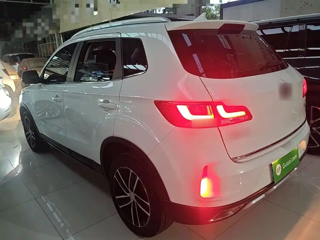 Besturn X40 奔腾X40 2017款 1.6 L 自动互联智酷型