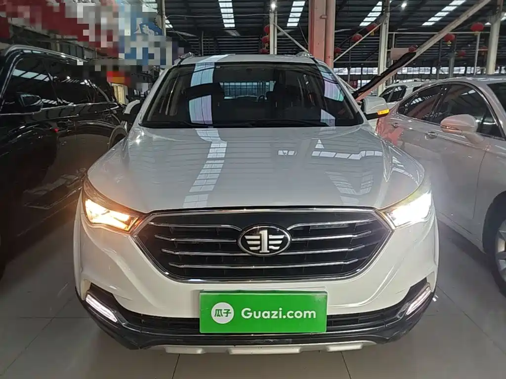 Besturn X40 奔腾X40 2017款 1.6 L 自动互联智酷型
