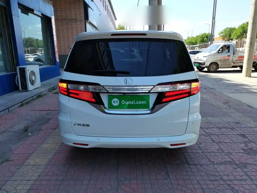 Odyssey Facelift 2.4 L Supreme