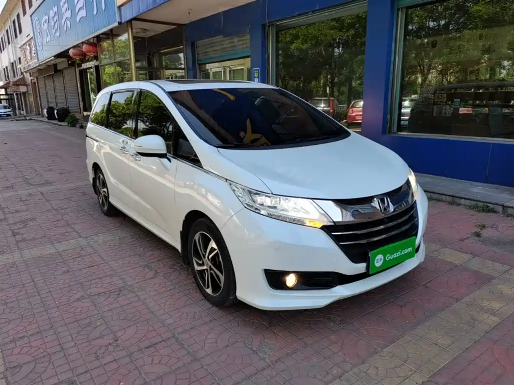 Odyssey Facelift 2.4 L Supreme