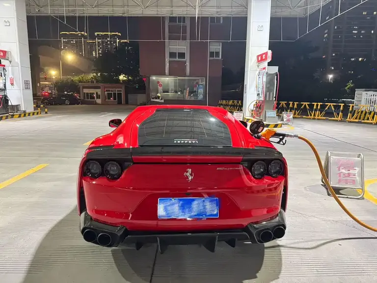 Ferrari 812 6.5 L Superfast
