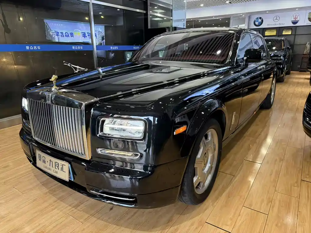 Phantom 6.7 L Extended EWB
