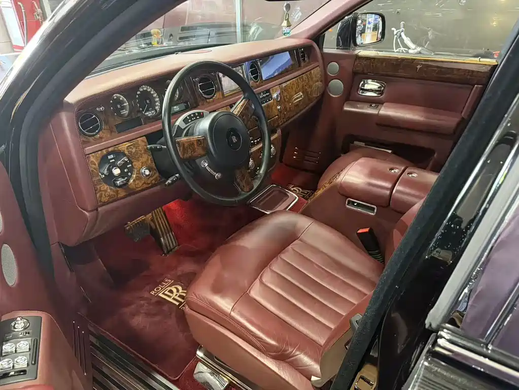 Phantom 6.7 L Extended EWB