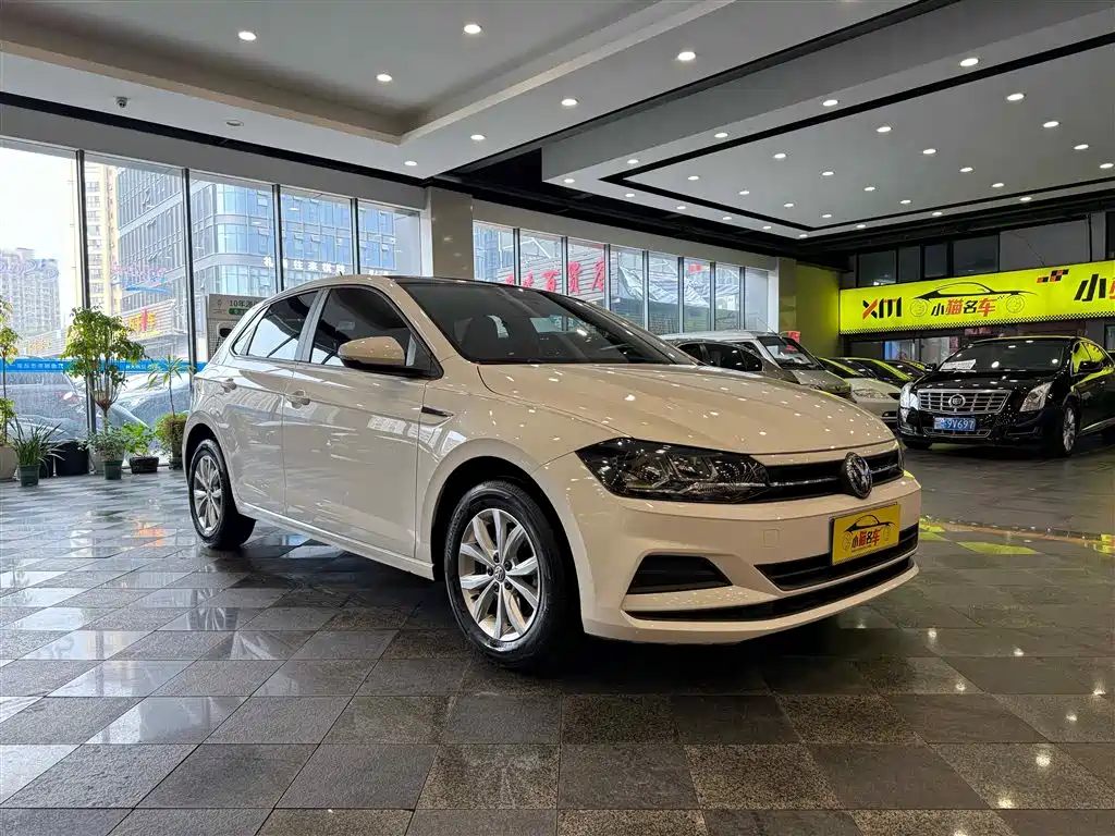 Polo Plus 1.5 L Auto Colorful Tech