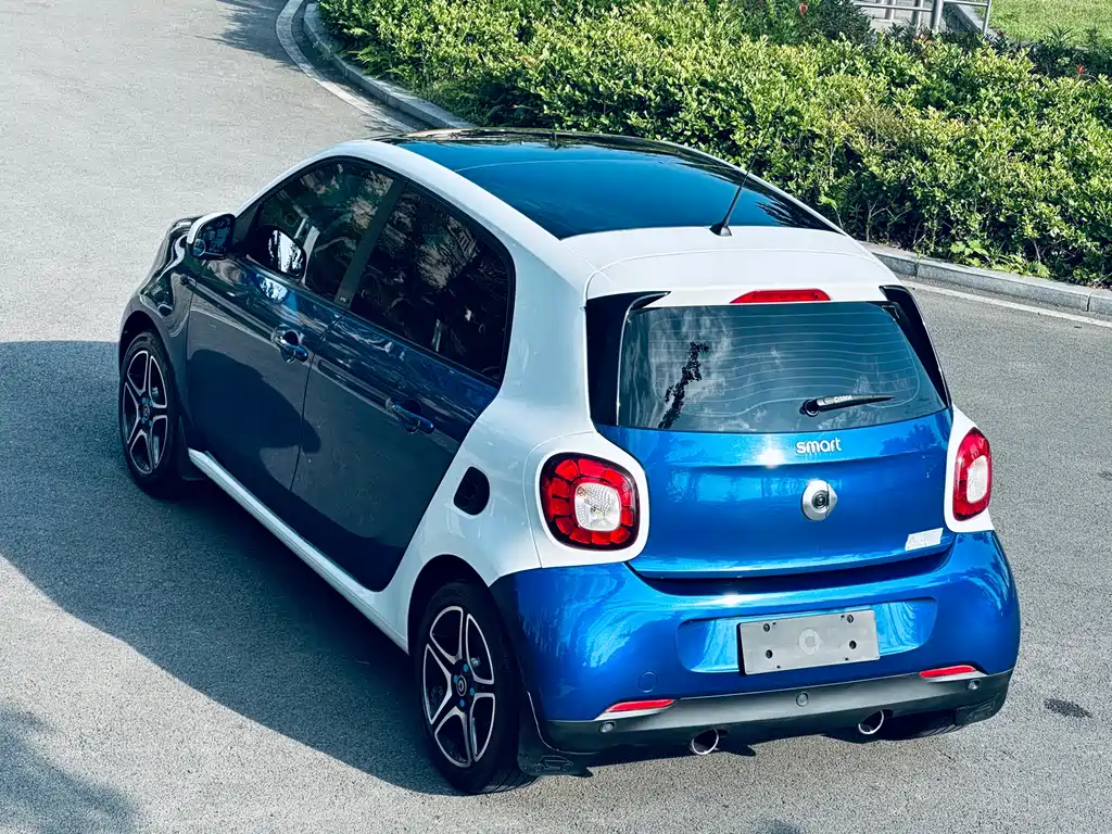 smart forfour smart forfour 2016款 0.9 T 66千瓦极致版