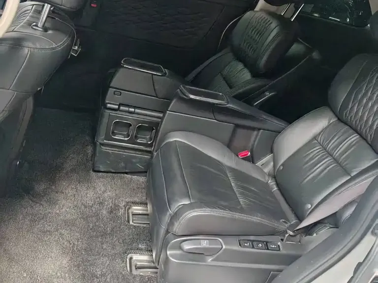 Honda Elysion 2.0 L e:HEV Luxury