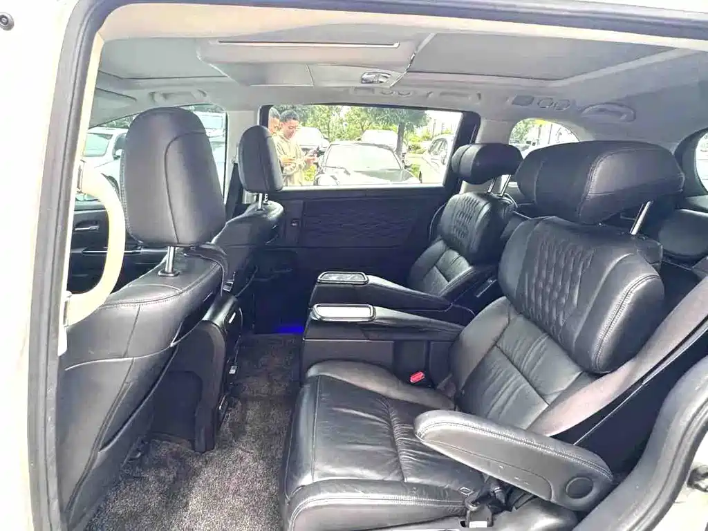 Elysion 2.0 L e:HEV Luxury