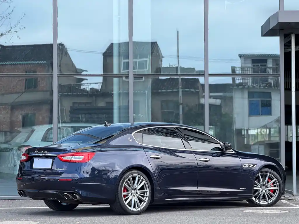 Quattroporte 3.0 T Standard CN-V