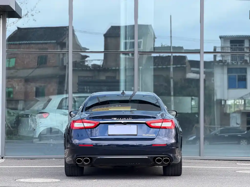 Quattroporte 3.0 T Standard CN-V