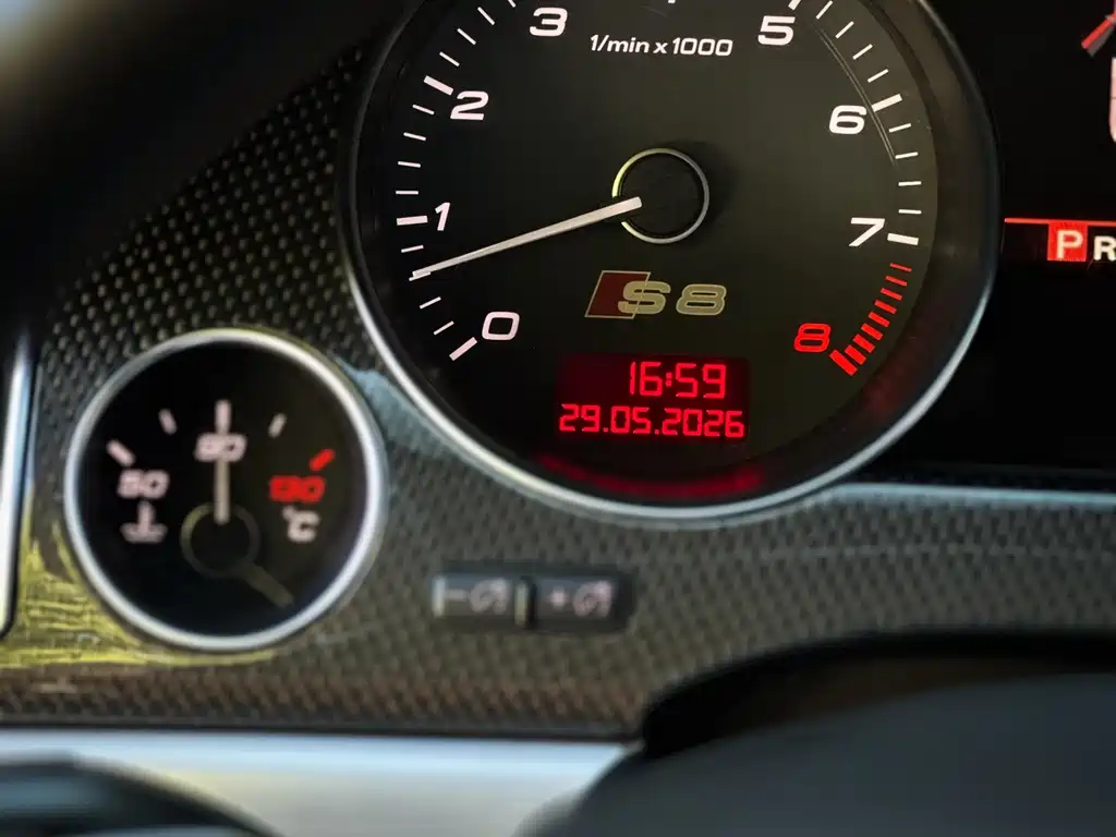 Audi S8 S8 5.2 FSI quattro
