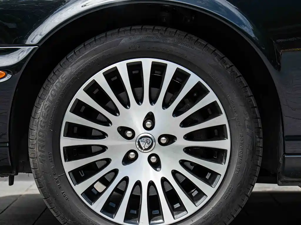 Jaguar XJ XJ6 L 3.0