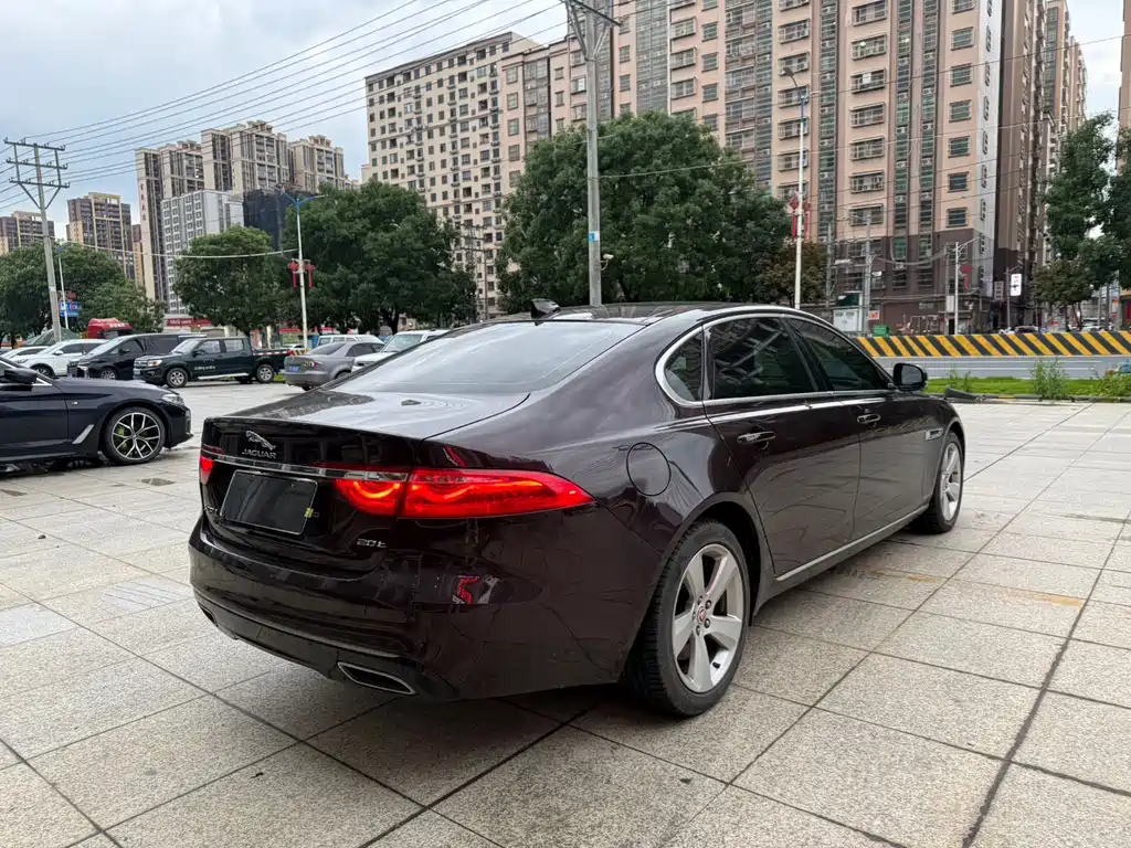 Jaguar XFL XFL 2.0 T P200 2 WD Elite