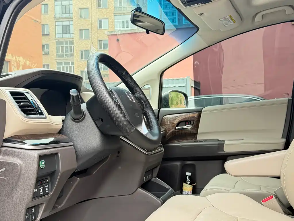 Odyssey Facelift 2.4 L Luxury