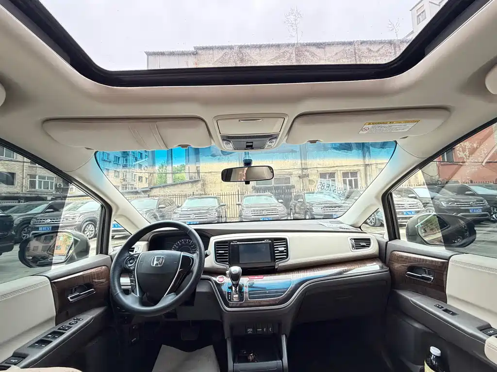 Odyssey Facelift 2.4 L Luxury