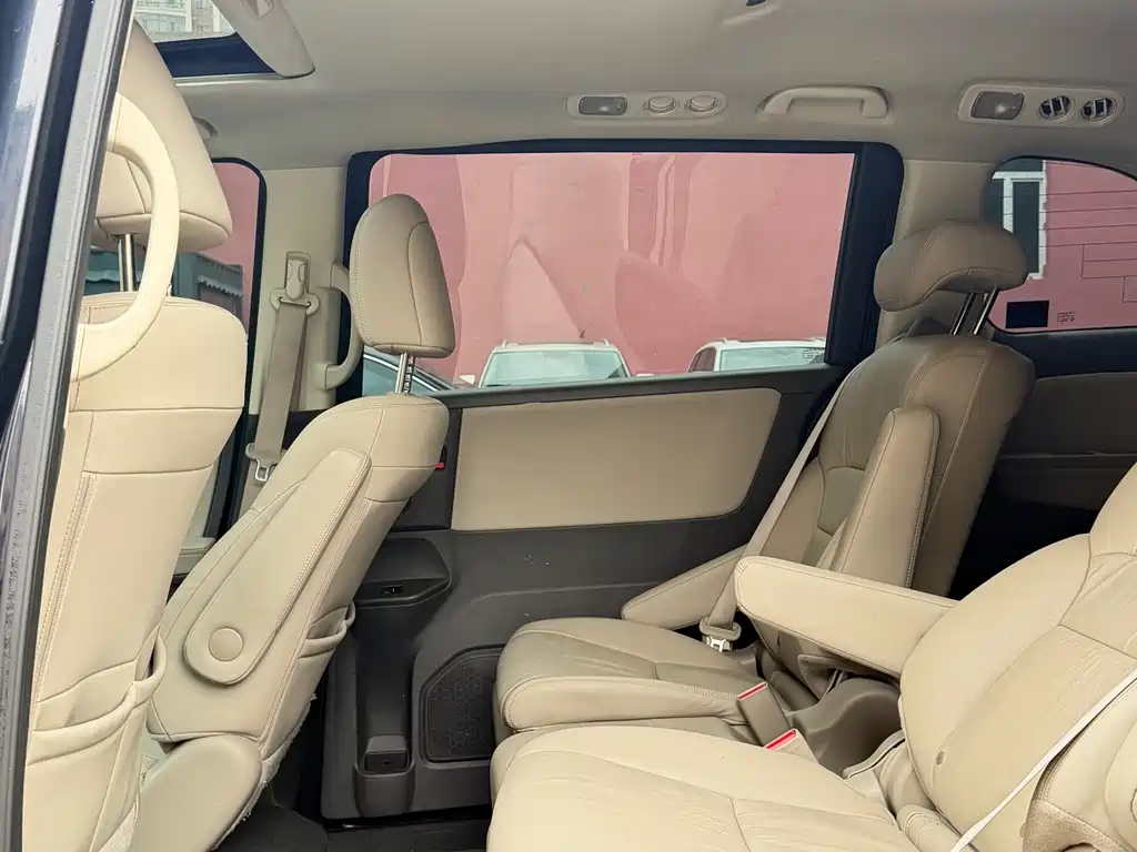 Odyssey Facelift 2.4 L Luxury