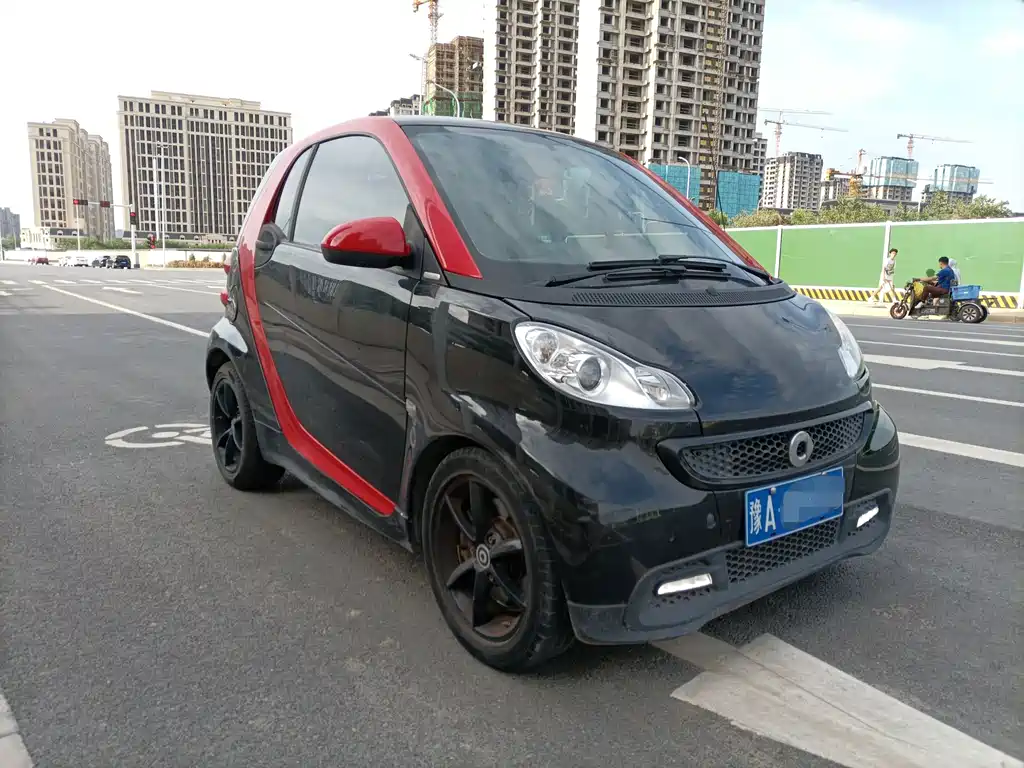smart fortwo 1.0 MHD New Year Special Edition