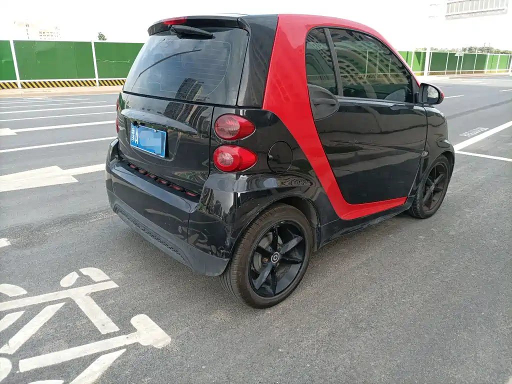 smart fortwo 1.0 MHD New Year Special Edition