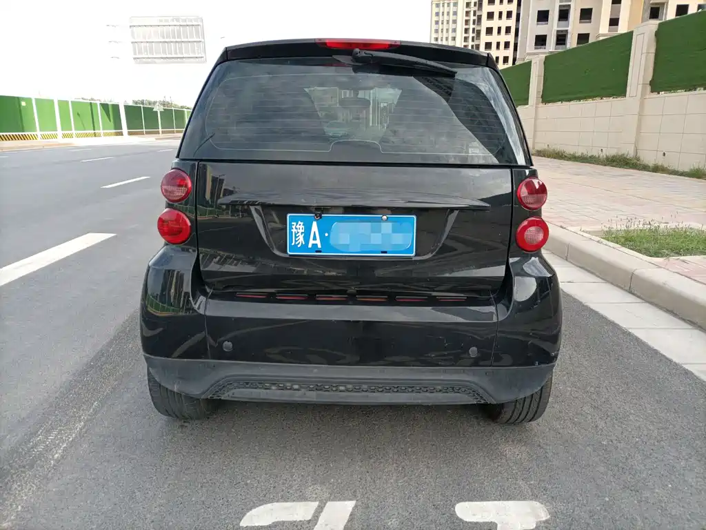 smart fortwo 1.0 MHD New Year Special Edition