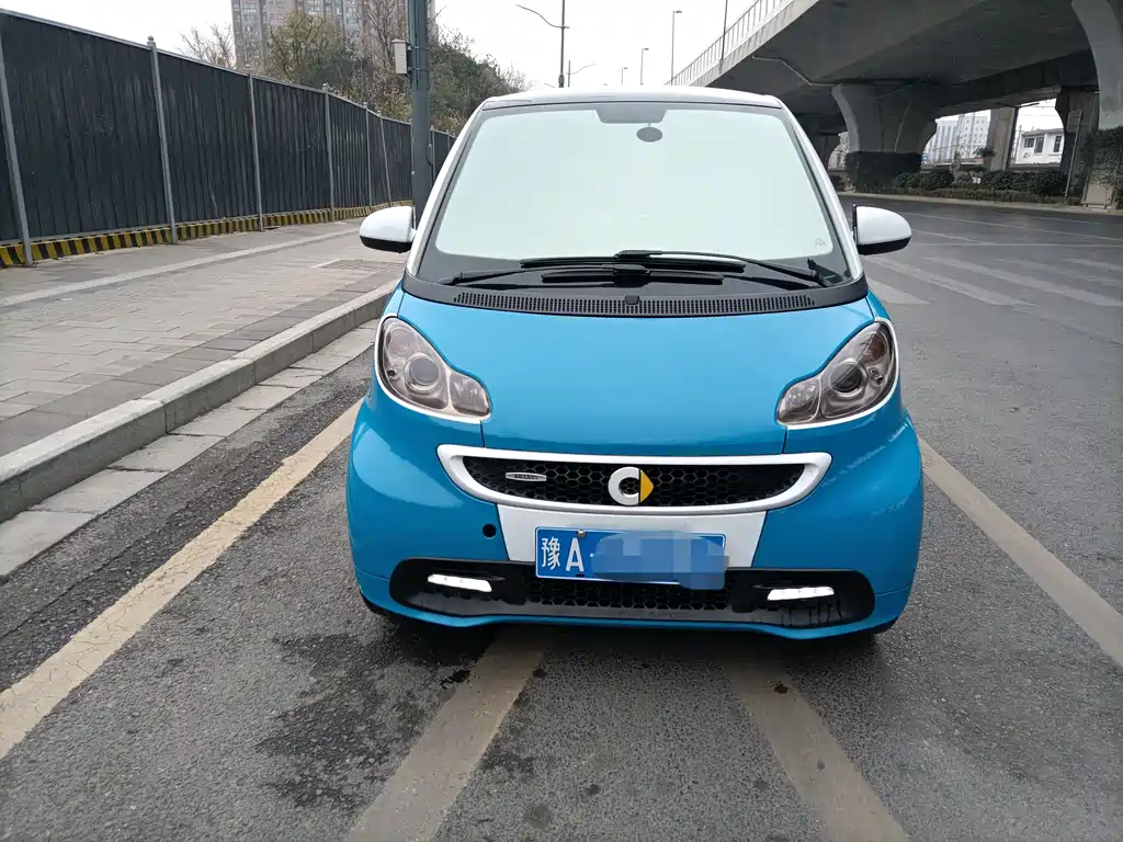 smart fortwo 1.0 T Hardtop Ice Dazzle Special Edition
