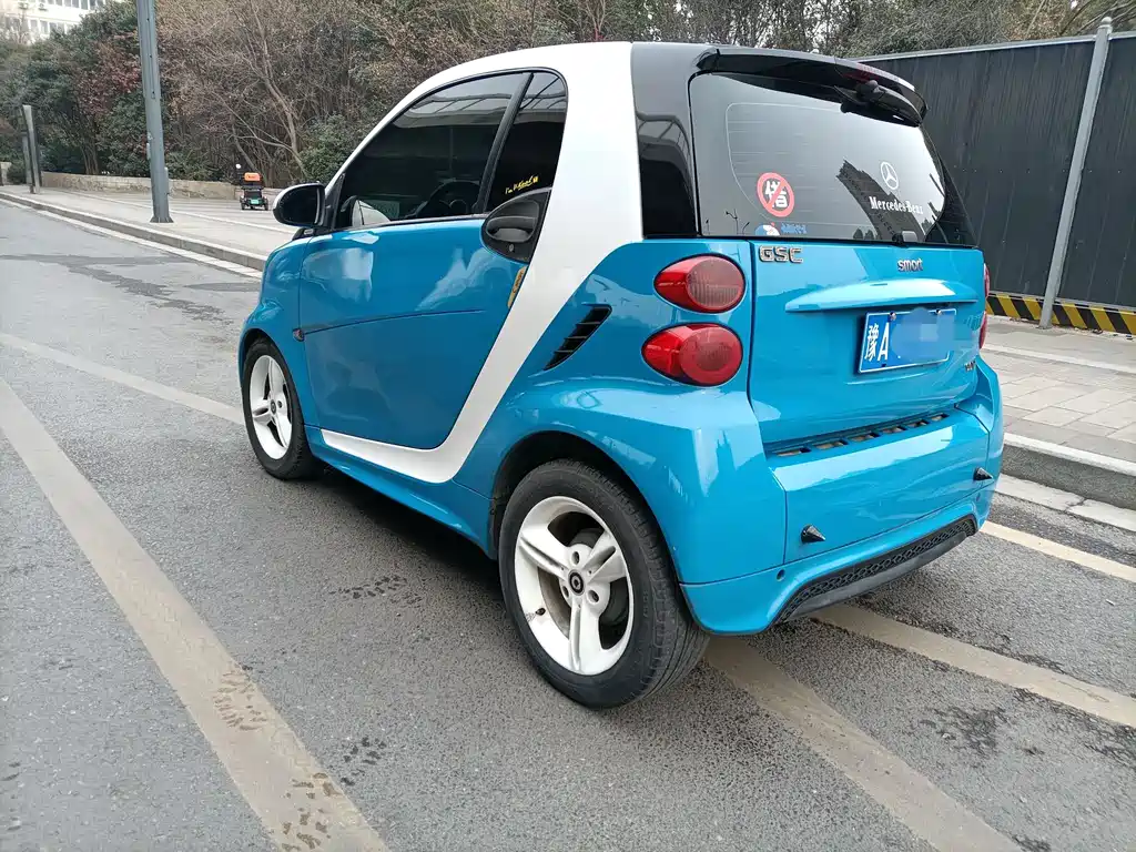 smart fortwo 1.0 T Hardtop Ice Dazzle Special Edition