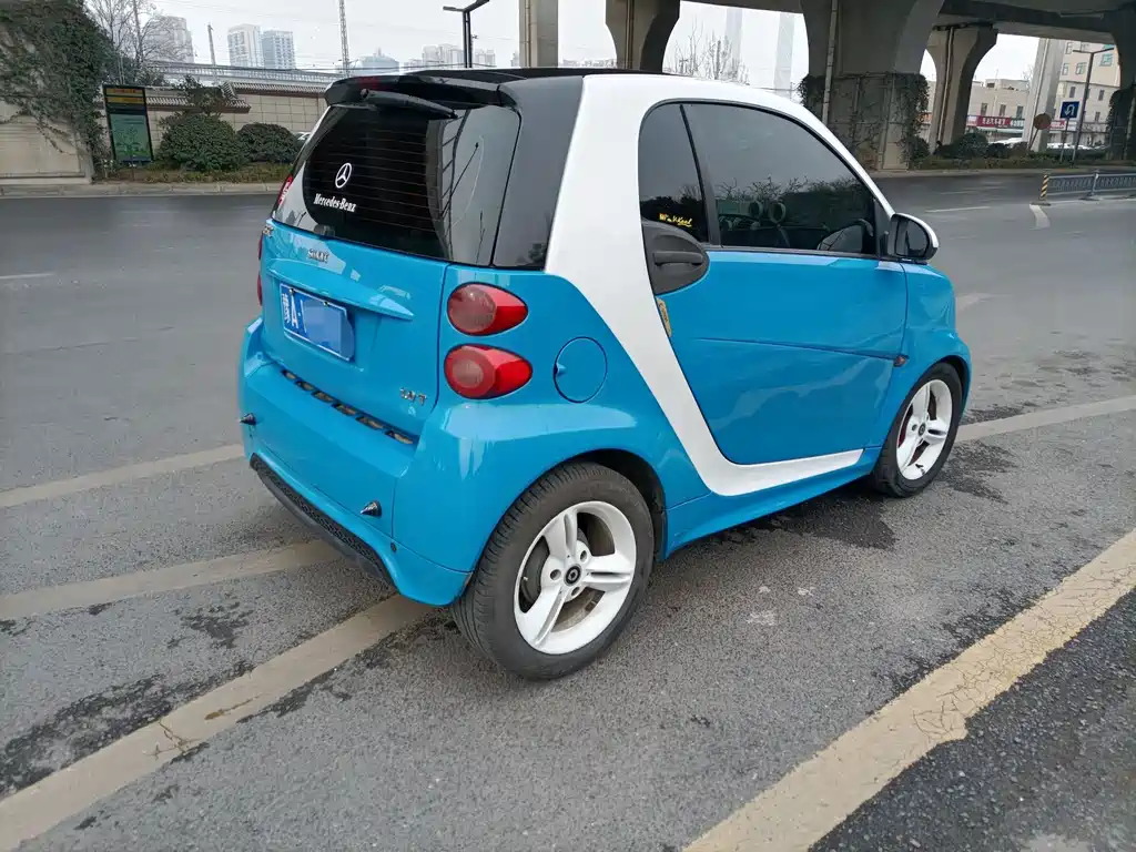 smart fortwo 1.0 T Hardtop Ice Dazzle Special Edition