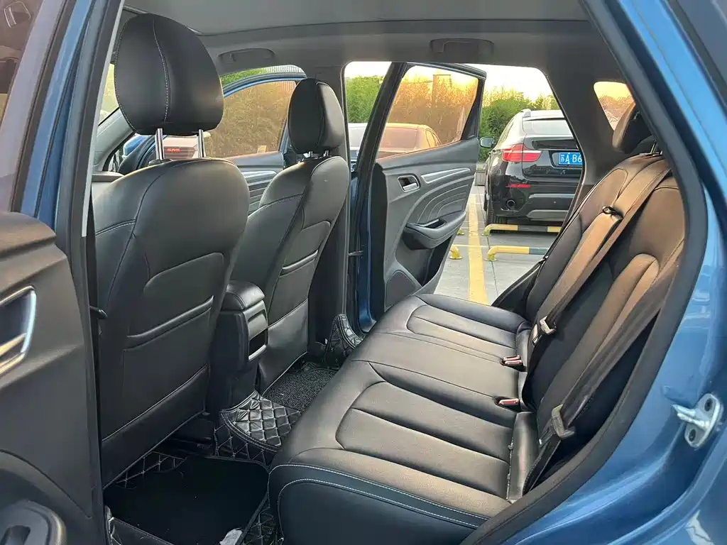 Roewe RX3 荣威RX3 2018款 1.6 L 手动互联网智享版