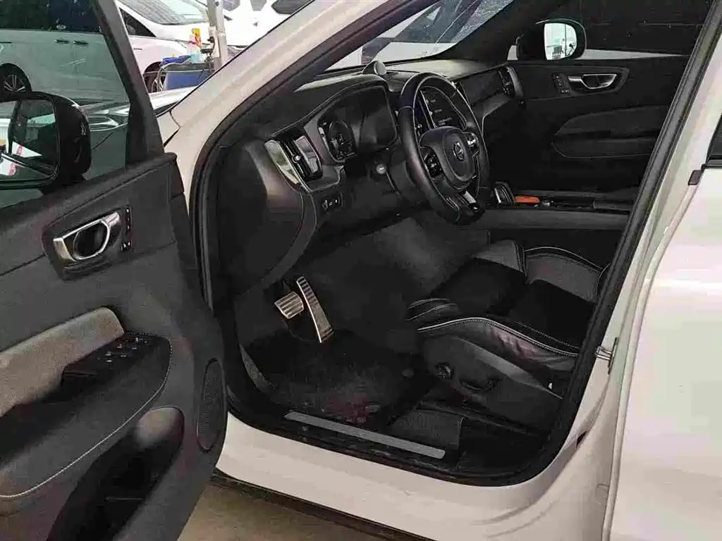 Volvo XC60 PHEV T8 E Drive Hybrid Smart Vision Sport