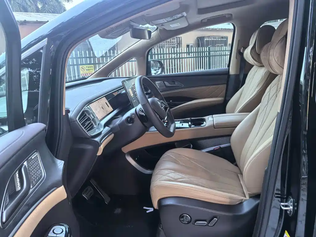 Denza D9 DM-i Smart Drive 1020 4 WD Premium
