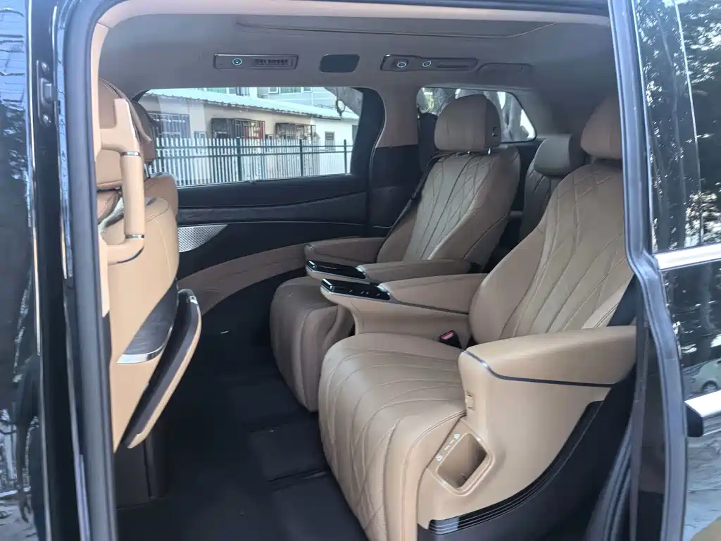 Denza D9 DM-i Smart Drive 1020 4 WD Premium