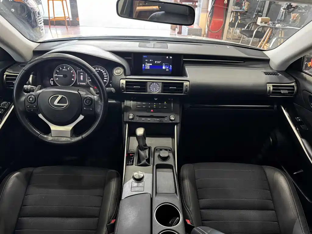 Lexus IS 雷克萨斯IS 2015款 200 t 领先版
