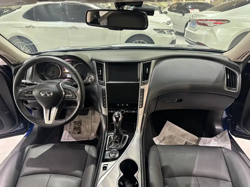 Infiniti Q50 L 2.0 T Progressive Enjoyment CN-V
