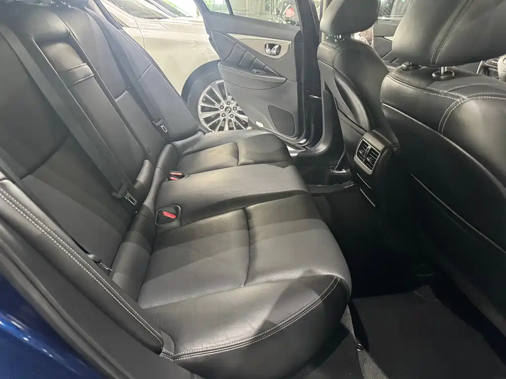 Infiniti Q50 L 2.0 T Progressive Enjoyment CN-V