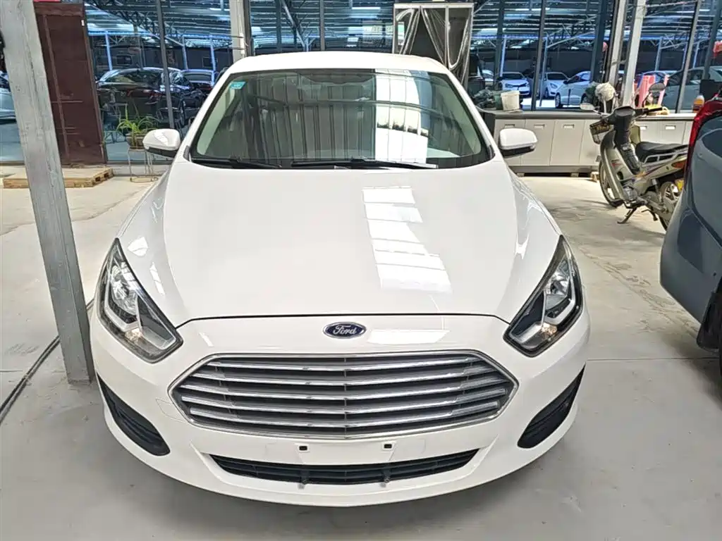 Escort Facelift 1.5 L Auto Comfort