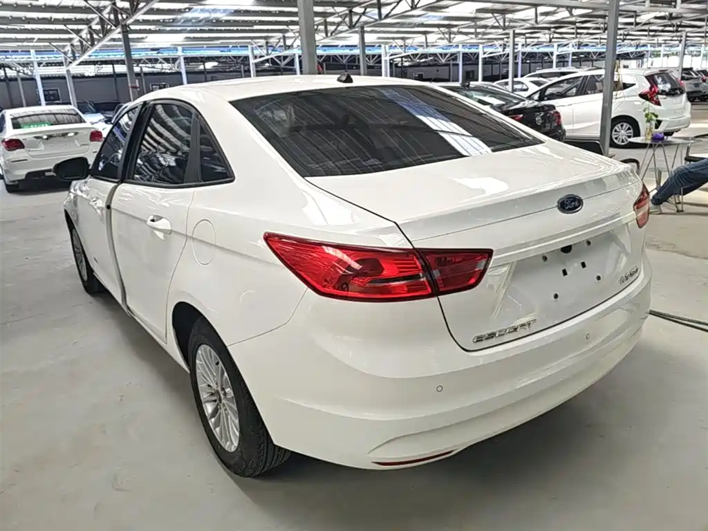 Escort Facelift 1.5 L Auto Comfort