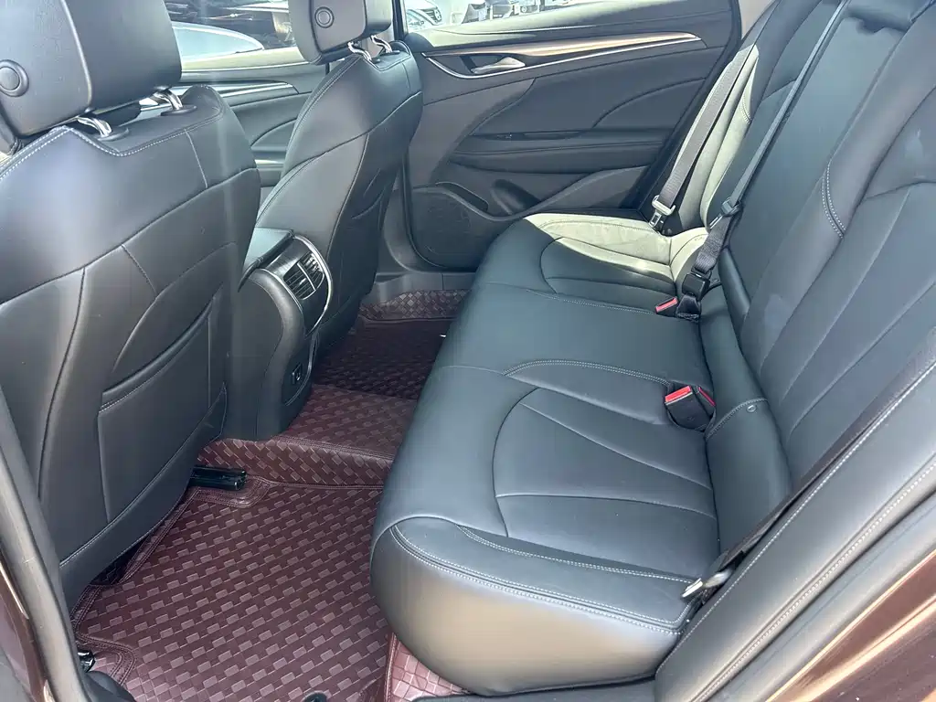 LaCrosse Facelift 28 T Elite