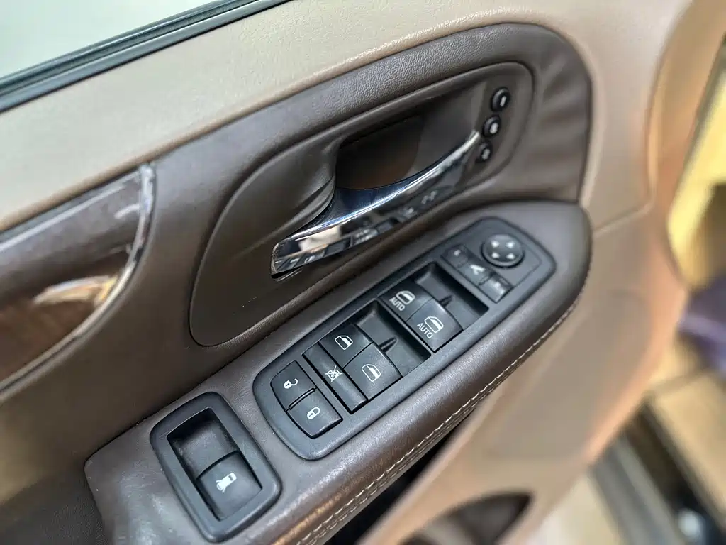 Pacifica (Import) 3.6 L Luxury