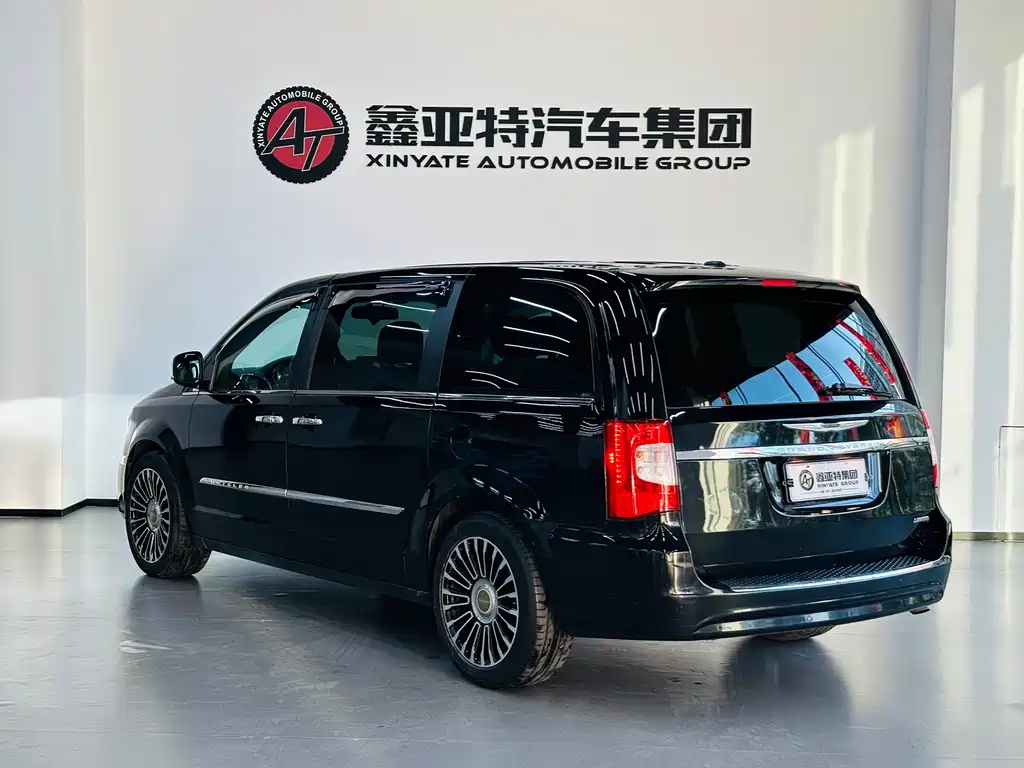 Pacifica (Import) 3.6 L Luxury