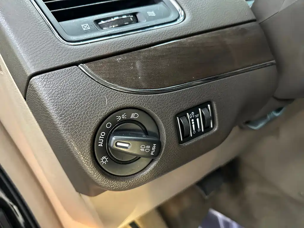 Pacifica (Import) 3.6 L Luxury