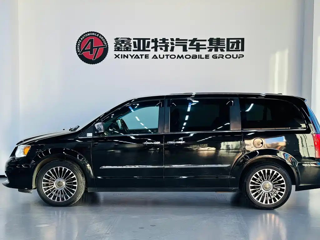Pacifica (Import) 3.6 L Luxury