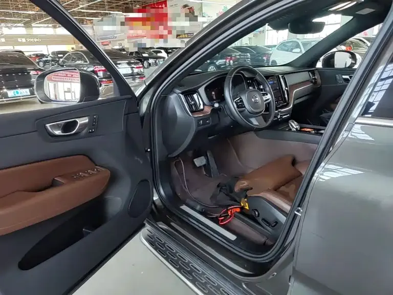 Volvo XC60 B5 4 WD Smart Vision Luxury