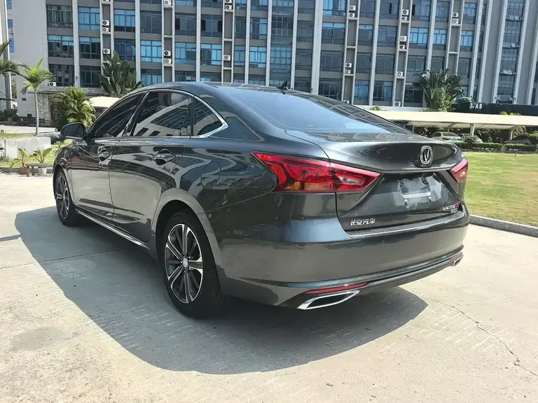 Changan Ruicheng CC Blue Whale 1.5 T DCT Elite