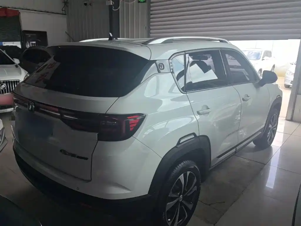 Changan CS35 PLUS Glory Million 1.6 L Manual Luxury