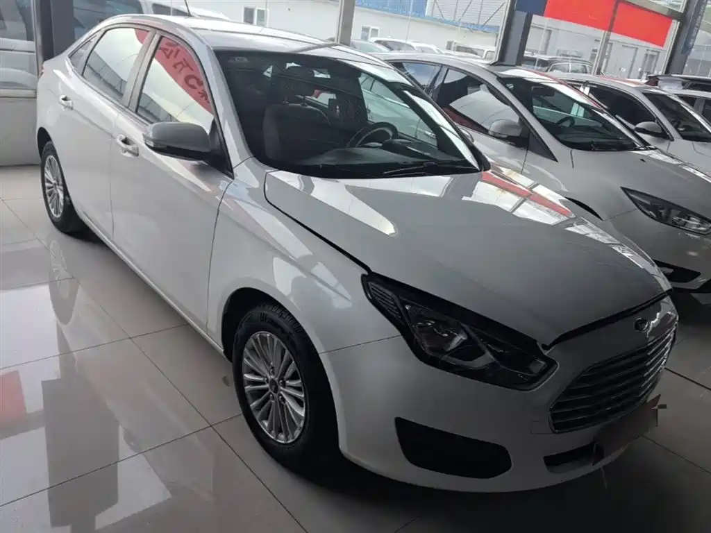 Escort Facelift 1.5 L Auto Comfort