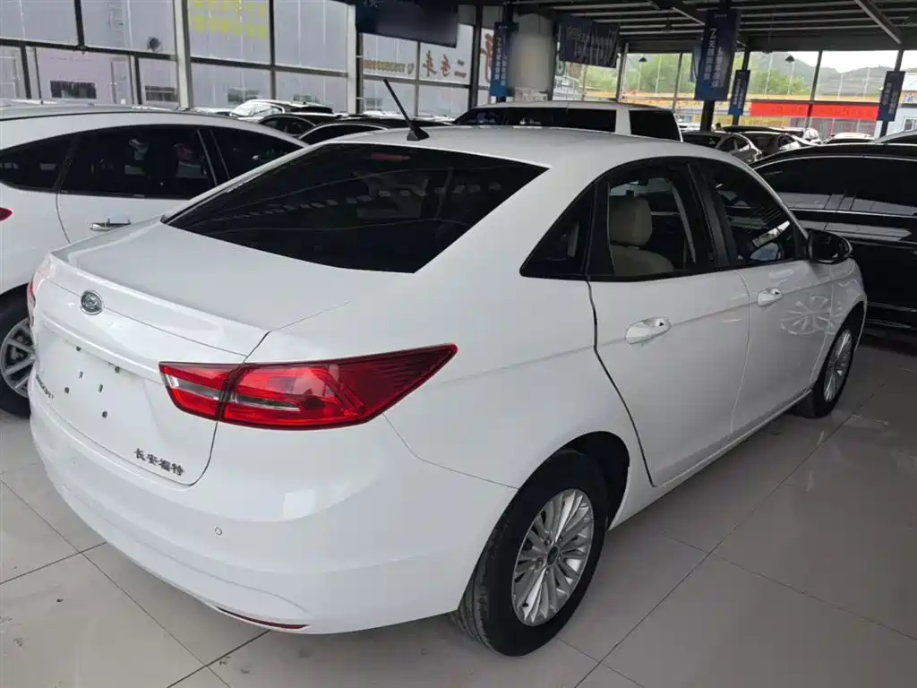 Escort Facelift 1.5 L Auto Comfort