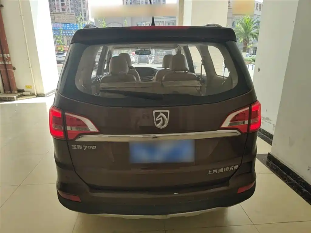 Baojun 730 1.5 L Manual Comfort 7-seat CN-V